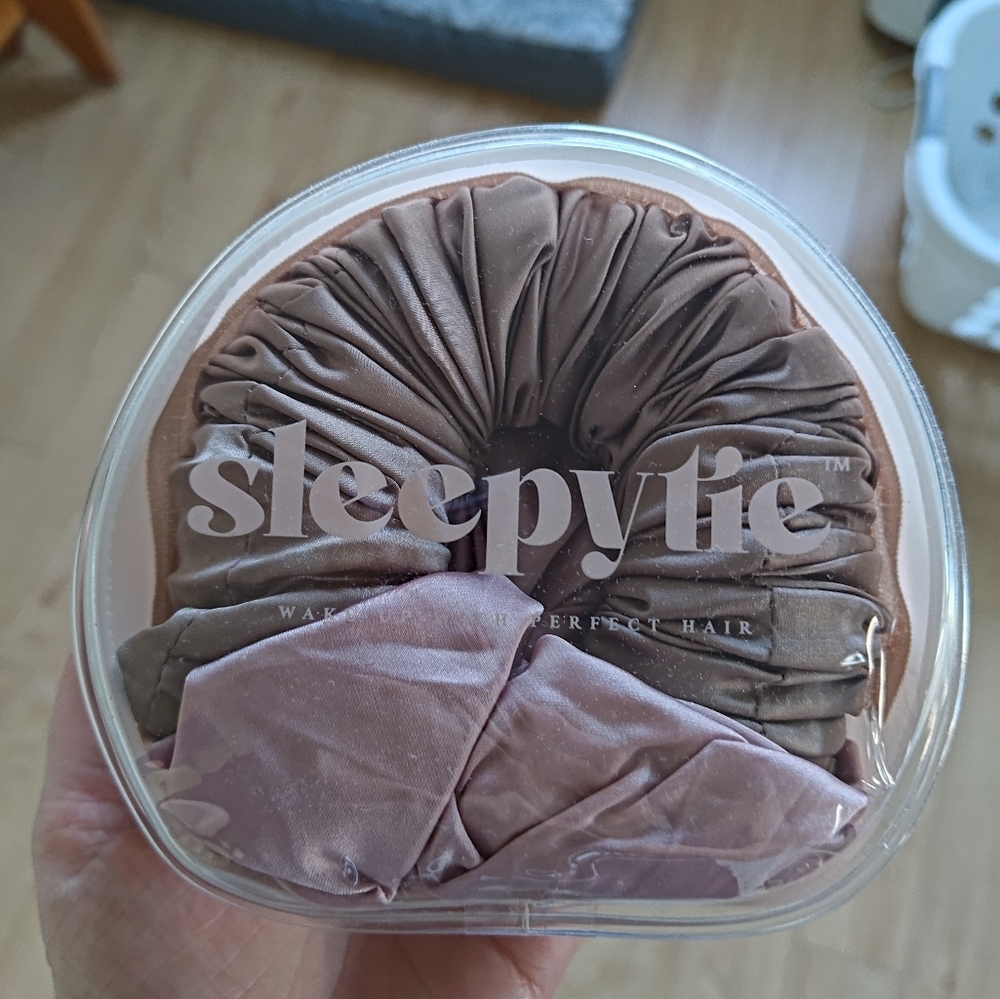 Sleepy Tie Hair Accessory in Pink and Brown